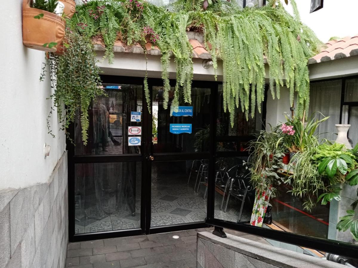Hostal Sauna Water Palace Quito Luaran gambar