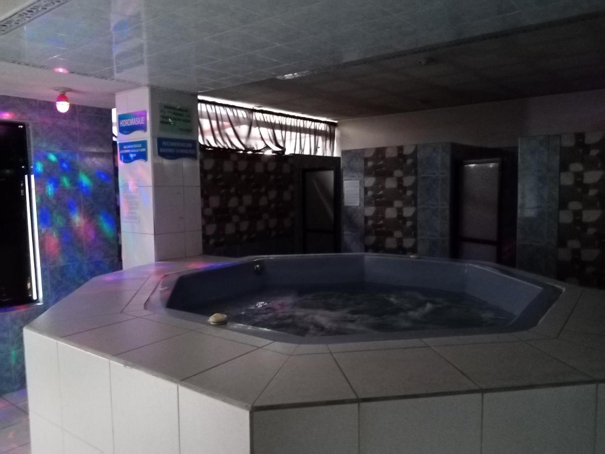 Hostal Sauna Water Palace Quito Luaran gambar