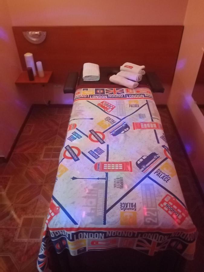 Hostal Sauna Water Palace Quito Luaran gambar